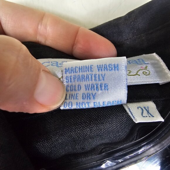 Casey Coleman Black Linen Button Up Shirt 2X Embroidered Pink Lip Artsy Eclectic - Picture 10 of 10